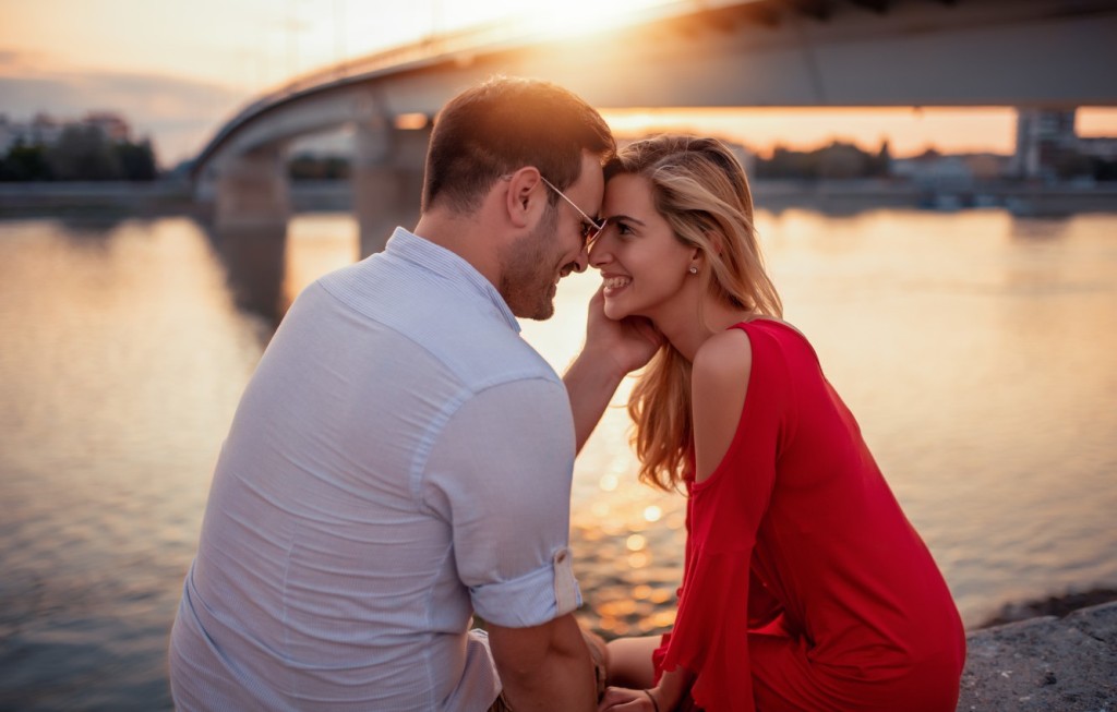 How to Make Him Fall in Love? | Amolatina Scam 2022